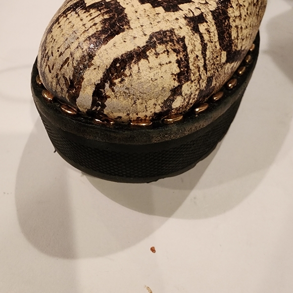 VINCE CAMUTO "Mecale" Leather Python Print COMBAT BOOTS SIZE 8.5M - Picture 13 of 16